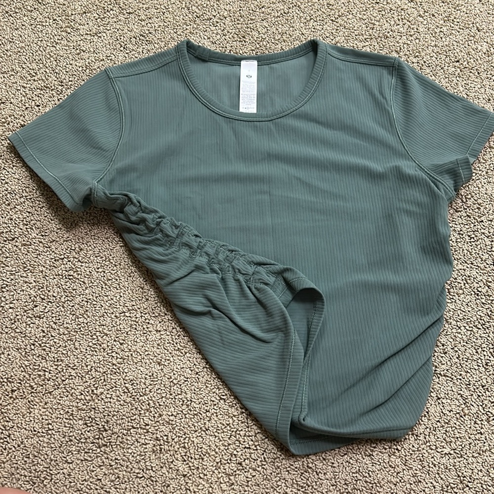 Lululemon Ribbed Cropped Top - Picture 2 of 4